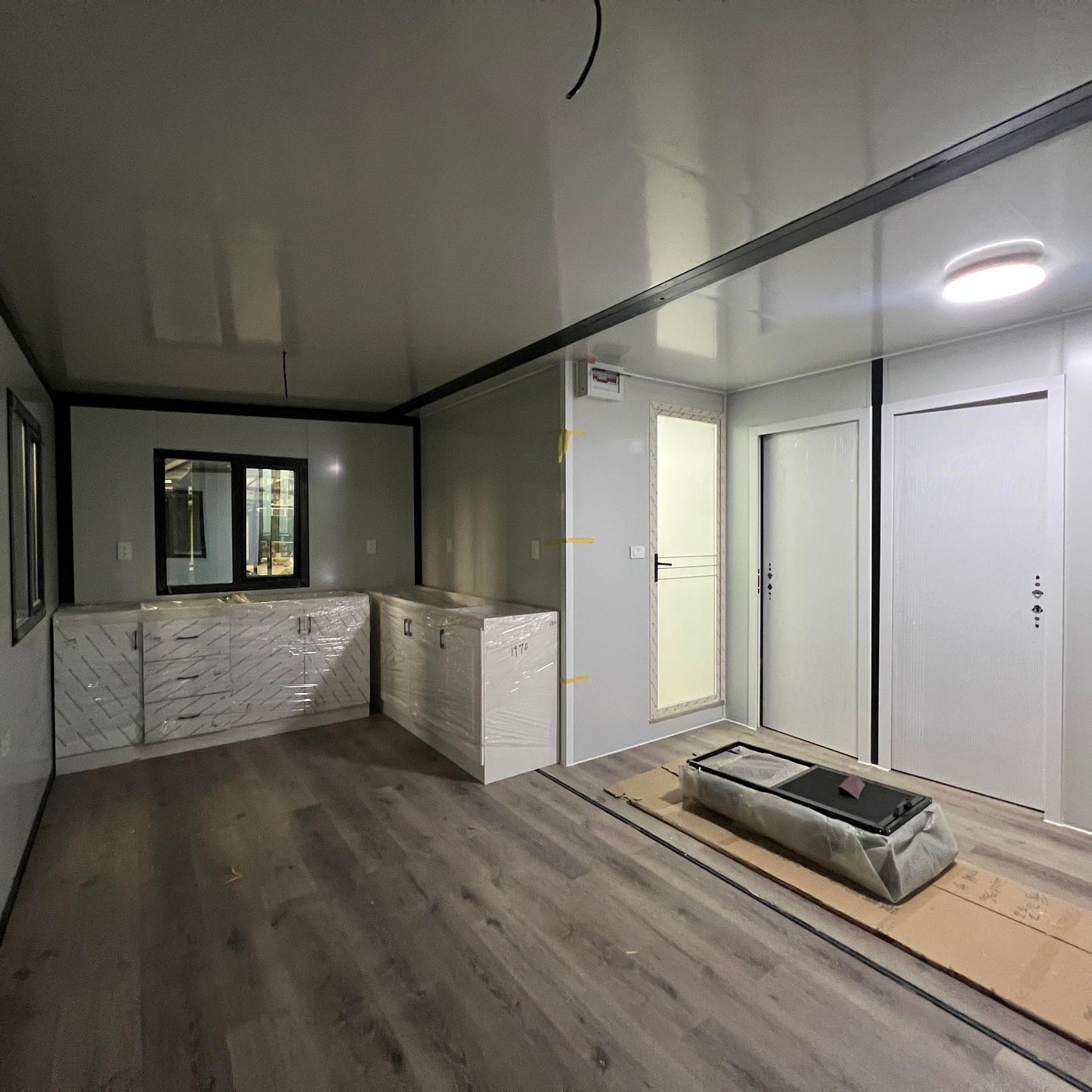 Modern Panel-Finish Expandable Home Prefab Tiny Home, Living Unit