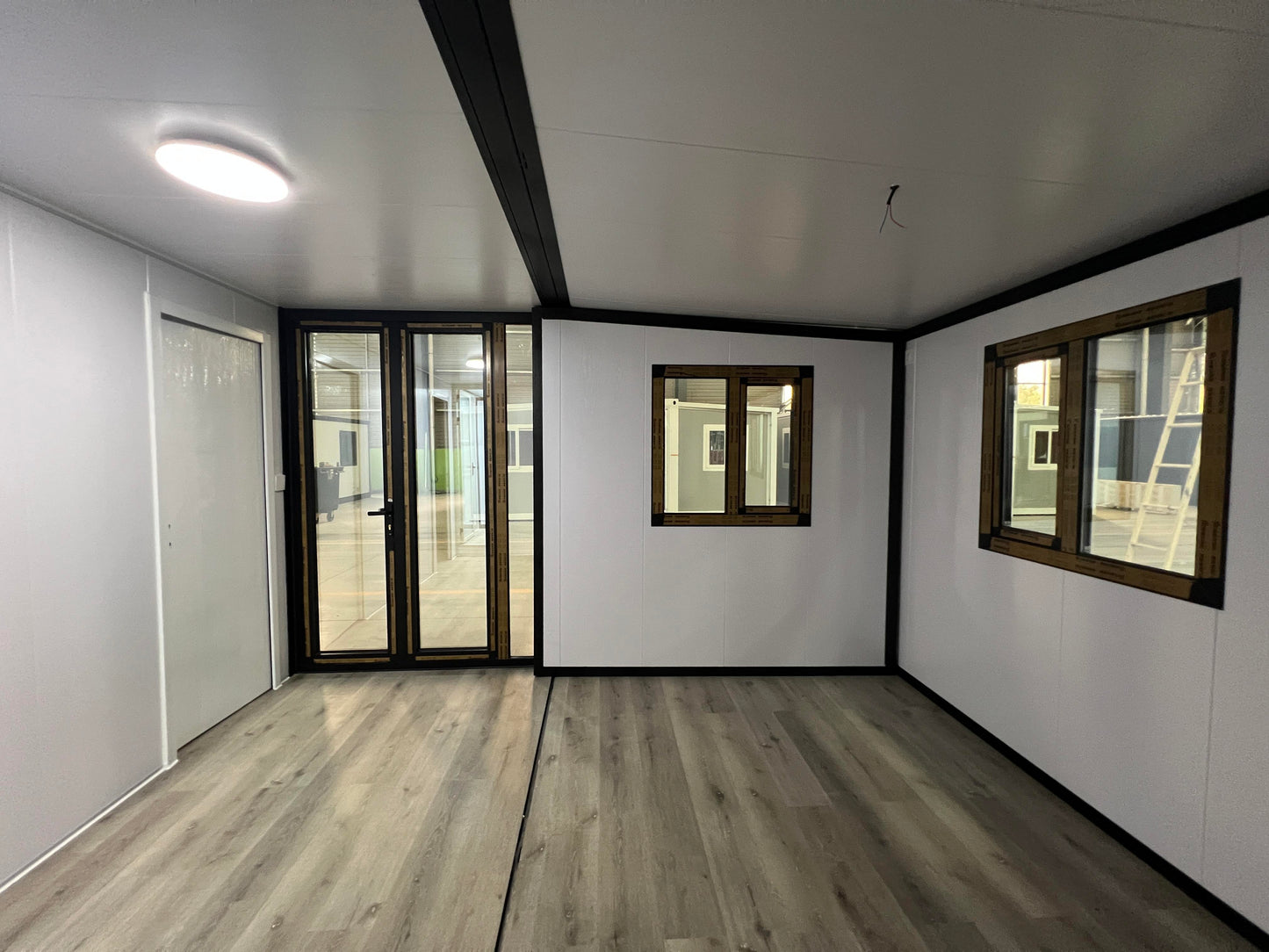 Contemporary Expandable Prefab Container Home – Insulated Modular Tiny House